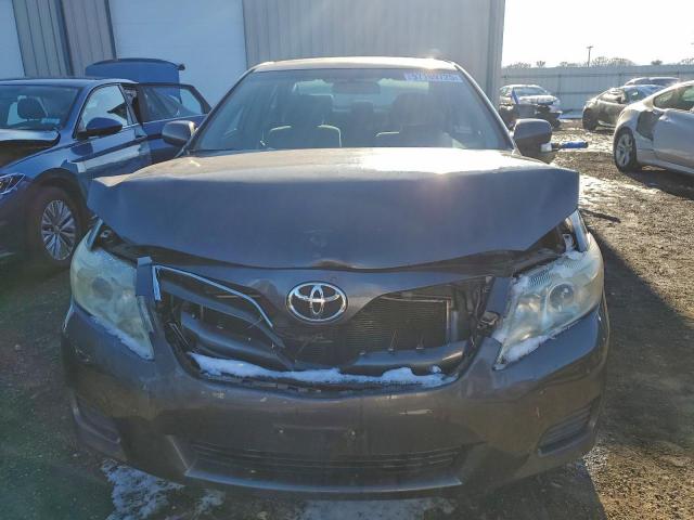 Toyota Camry Base Image 10