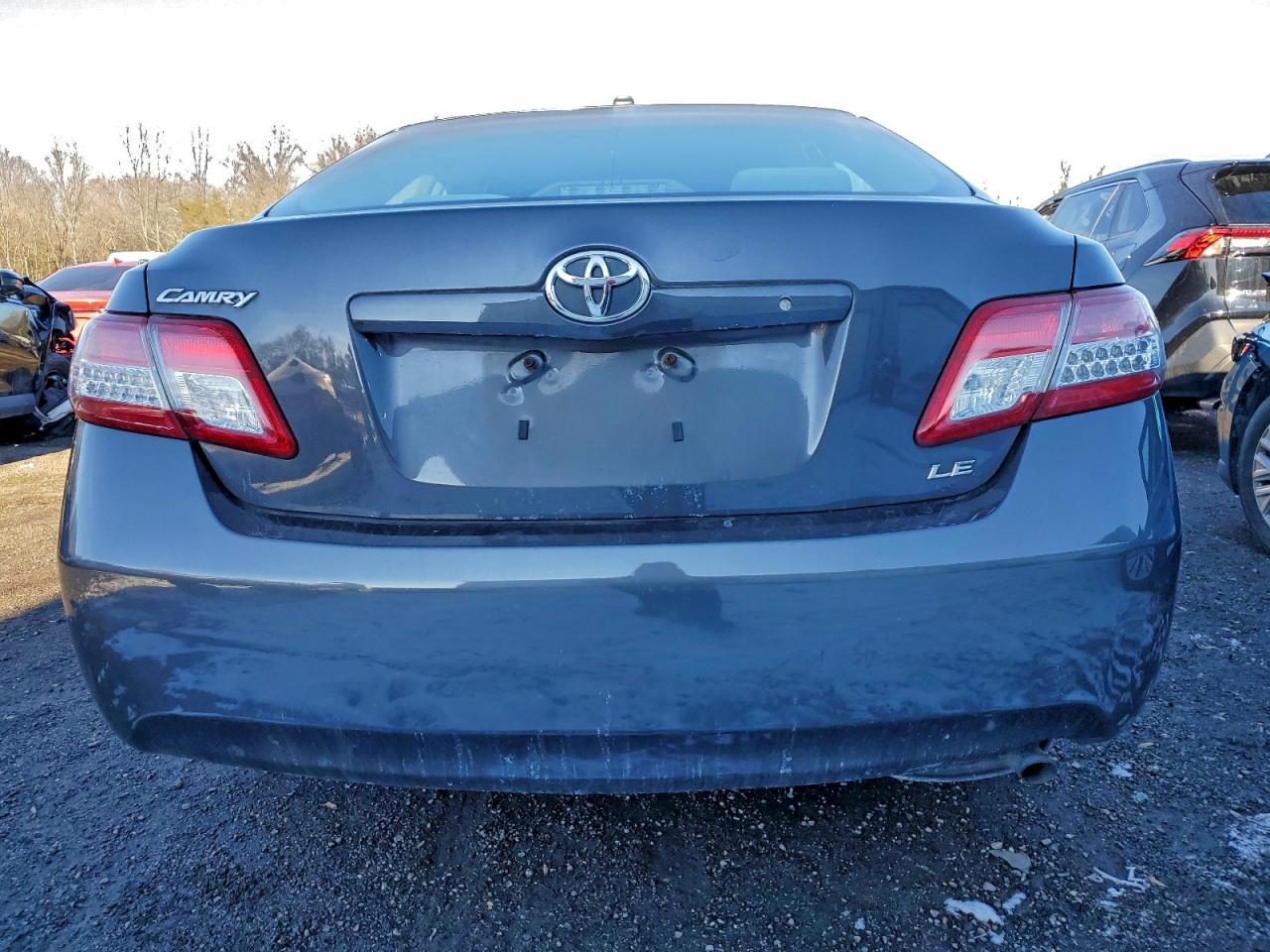 Toyota Camry Base Image 12
