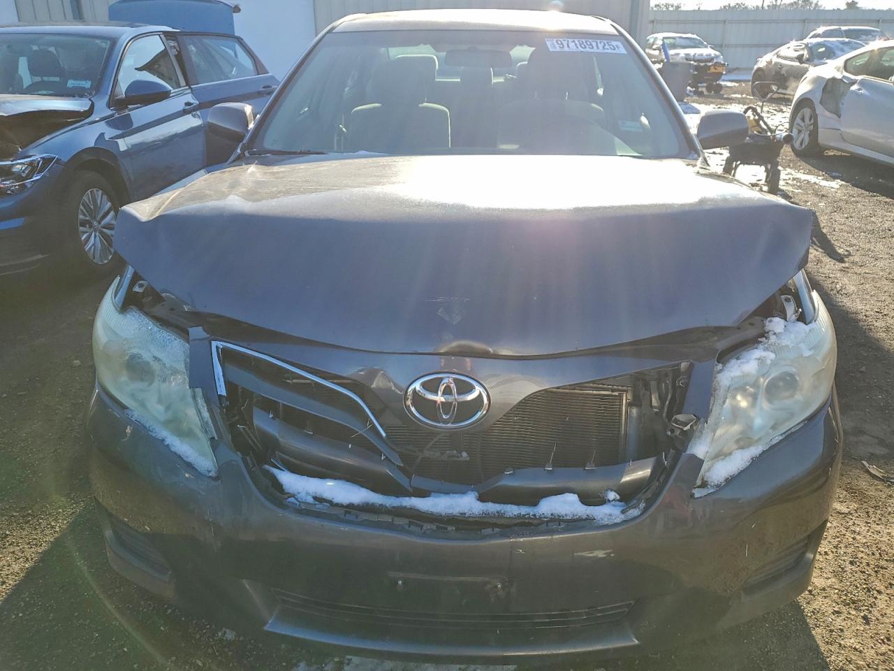 Toyota Camry Base Image 9