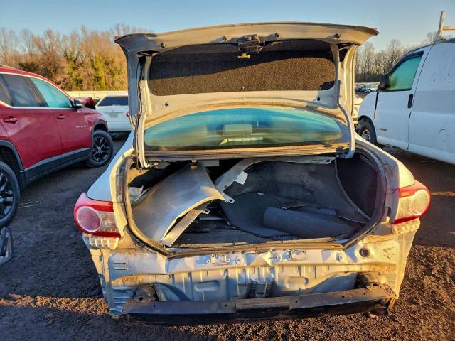 Toyota Corolla Base Image 4