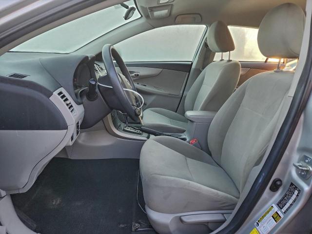 Toyota Corolla Base Image 10