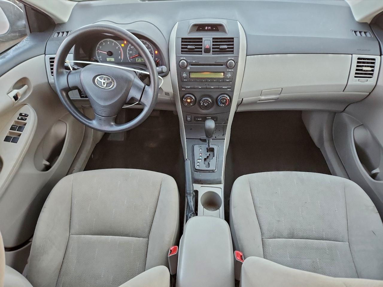 Toyota Corolla Base Image 7