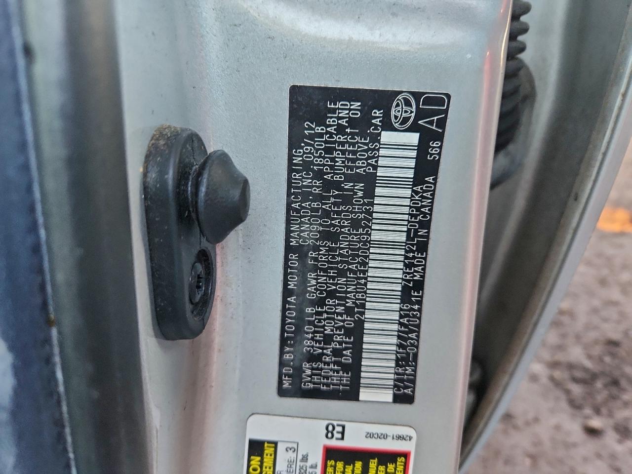 Toyota Corolla Base Image 9