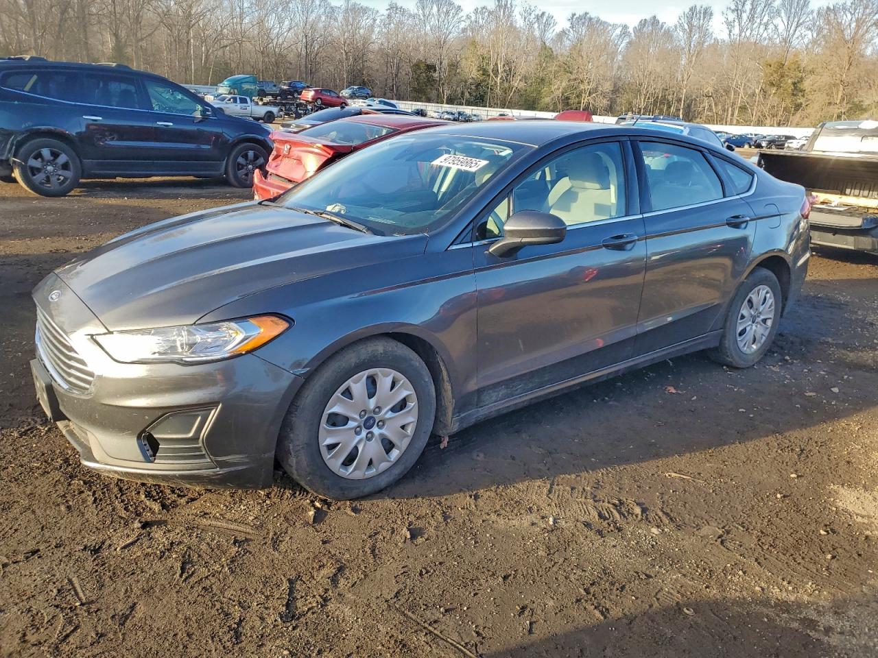 Ford Fusion S Image 1