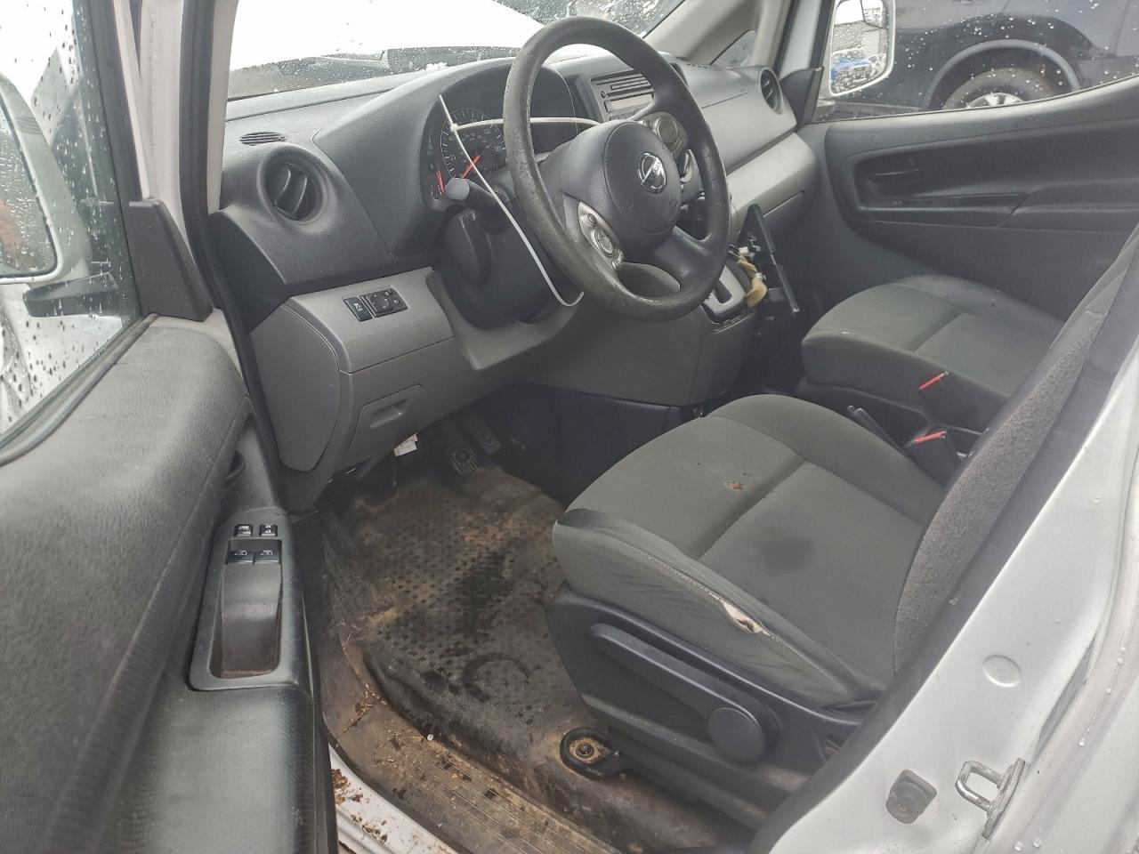 Nissan Nv 2.5s Image 5