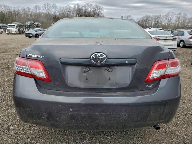 Toyota Camry Base Image 3