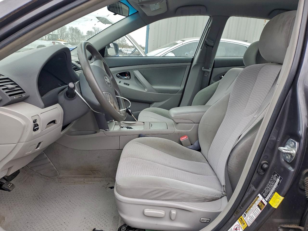 Toyota Camry Base Image 10