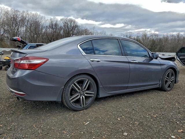 Honda Accord Touring Image 2