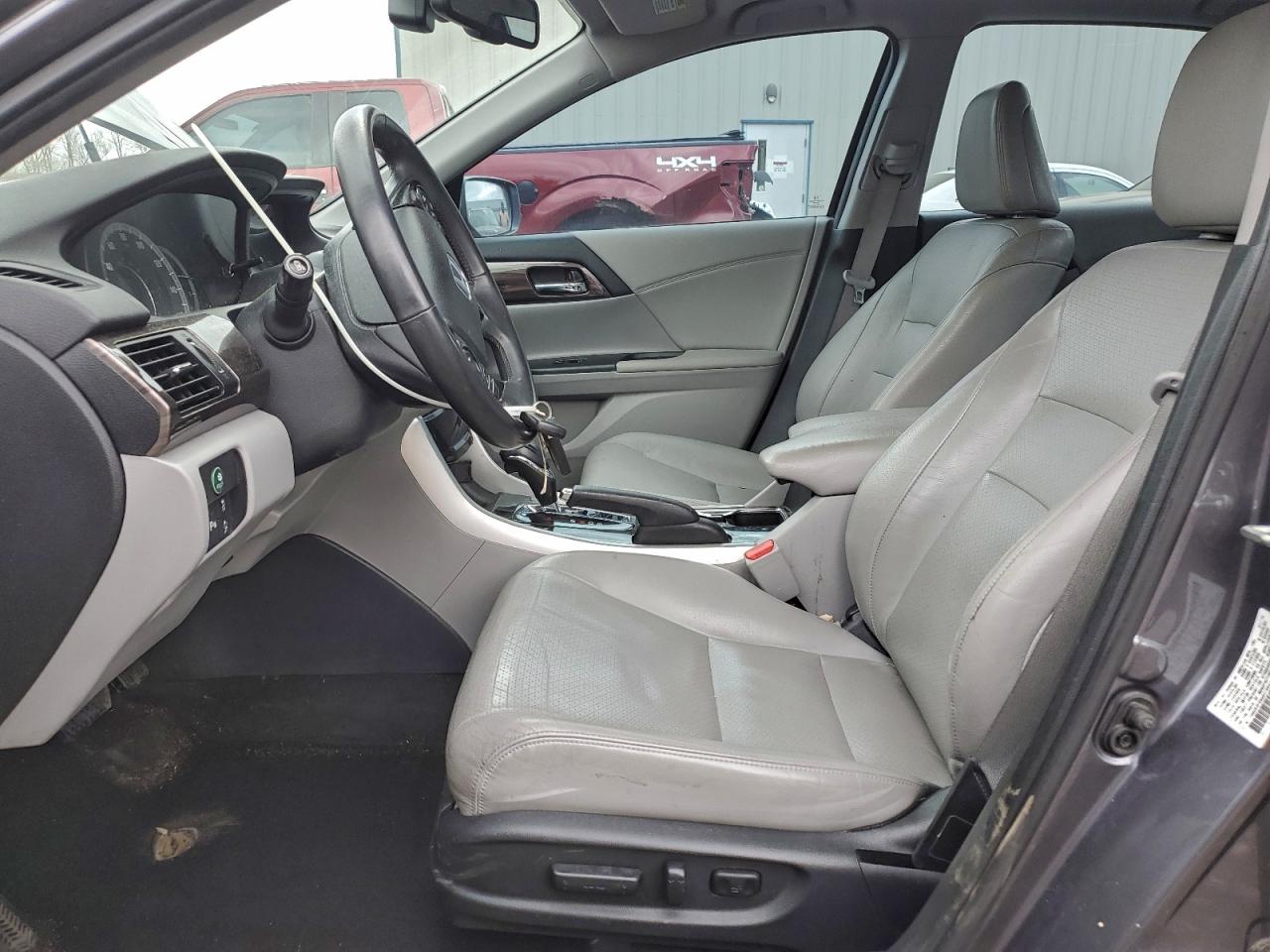 Honda Accord Touring Image 7