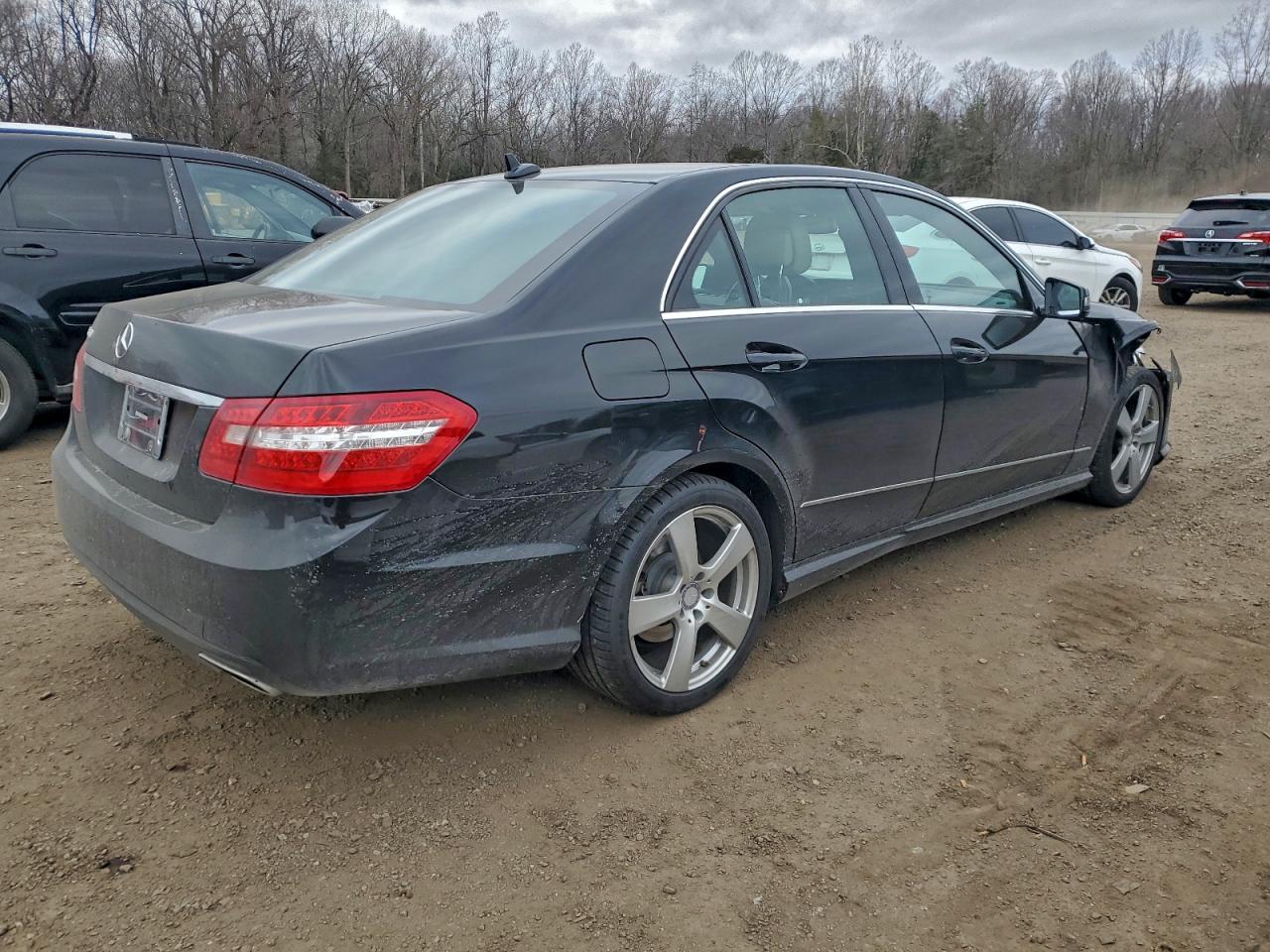 Mercedes-Benz E-Class 350 Image 11