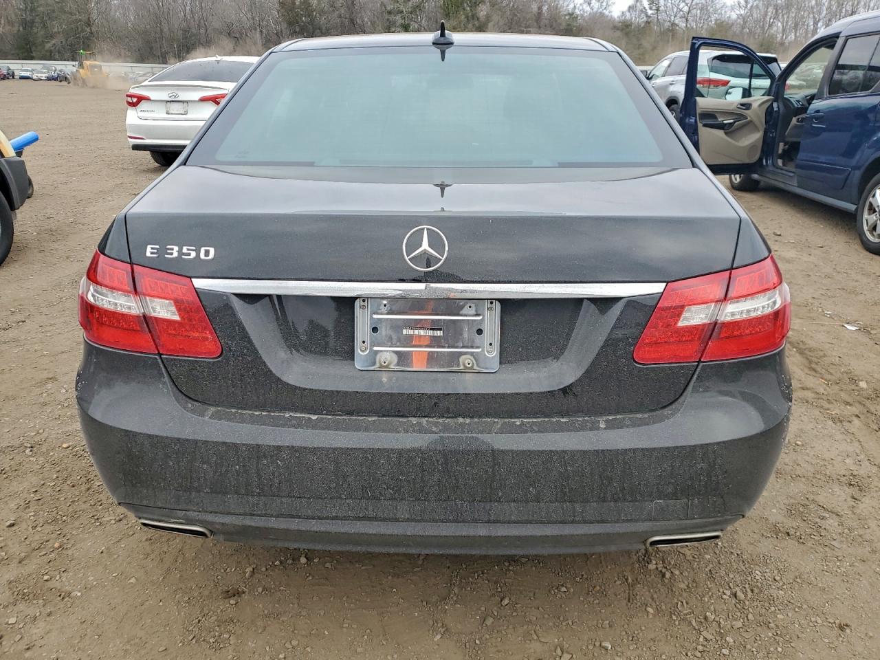 Mercedes-Benz E-Class 350 Image 2