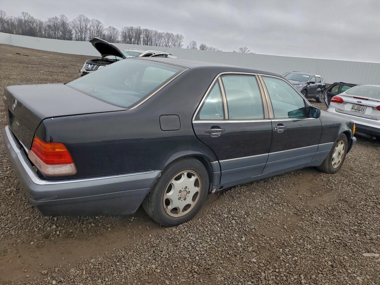 Mercedes-Benz S-Class 320w Image 4