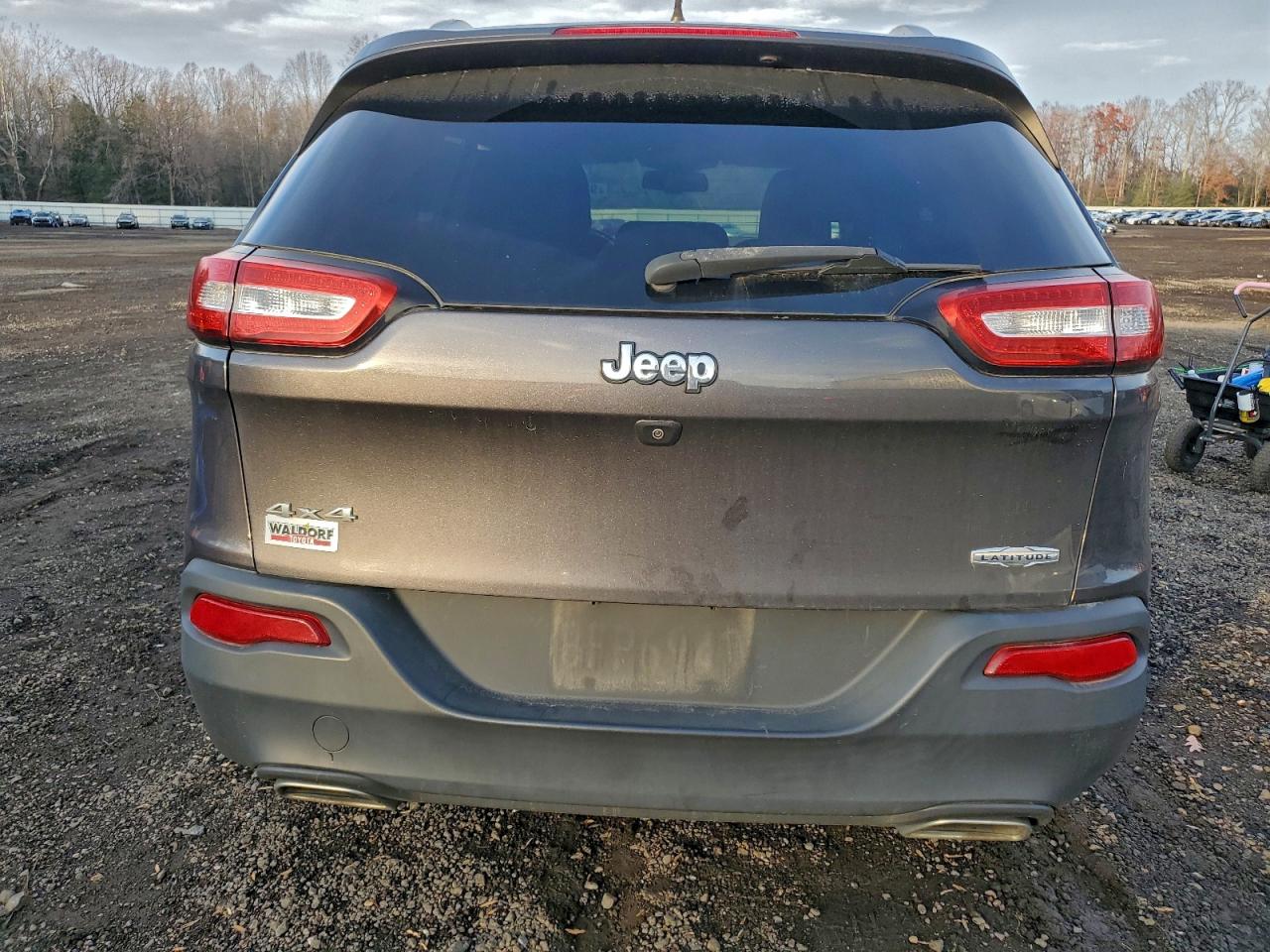 Jeep Grand Cherokee Latitude Image 3