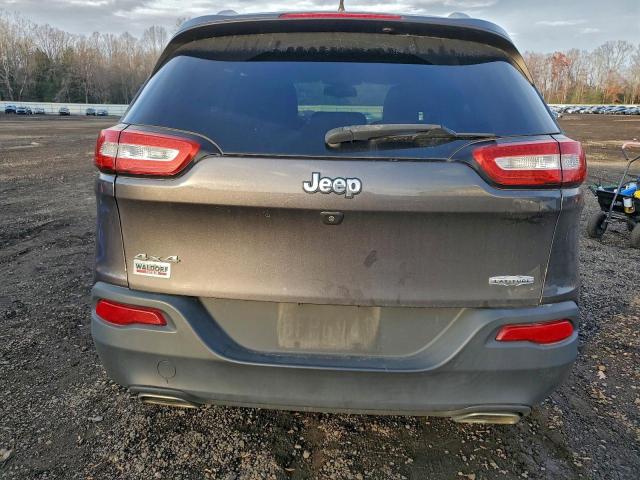 Jeep Grand Cherokee Latitude Image 3