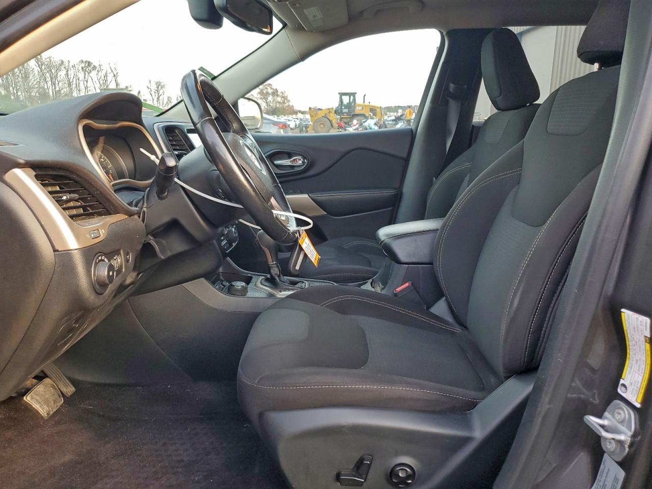 Jeep Grand Cherokee Latitude Image 5