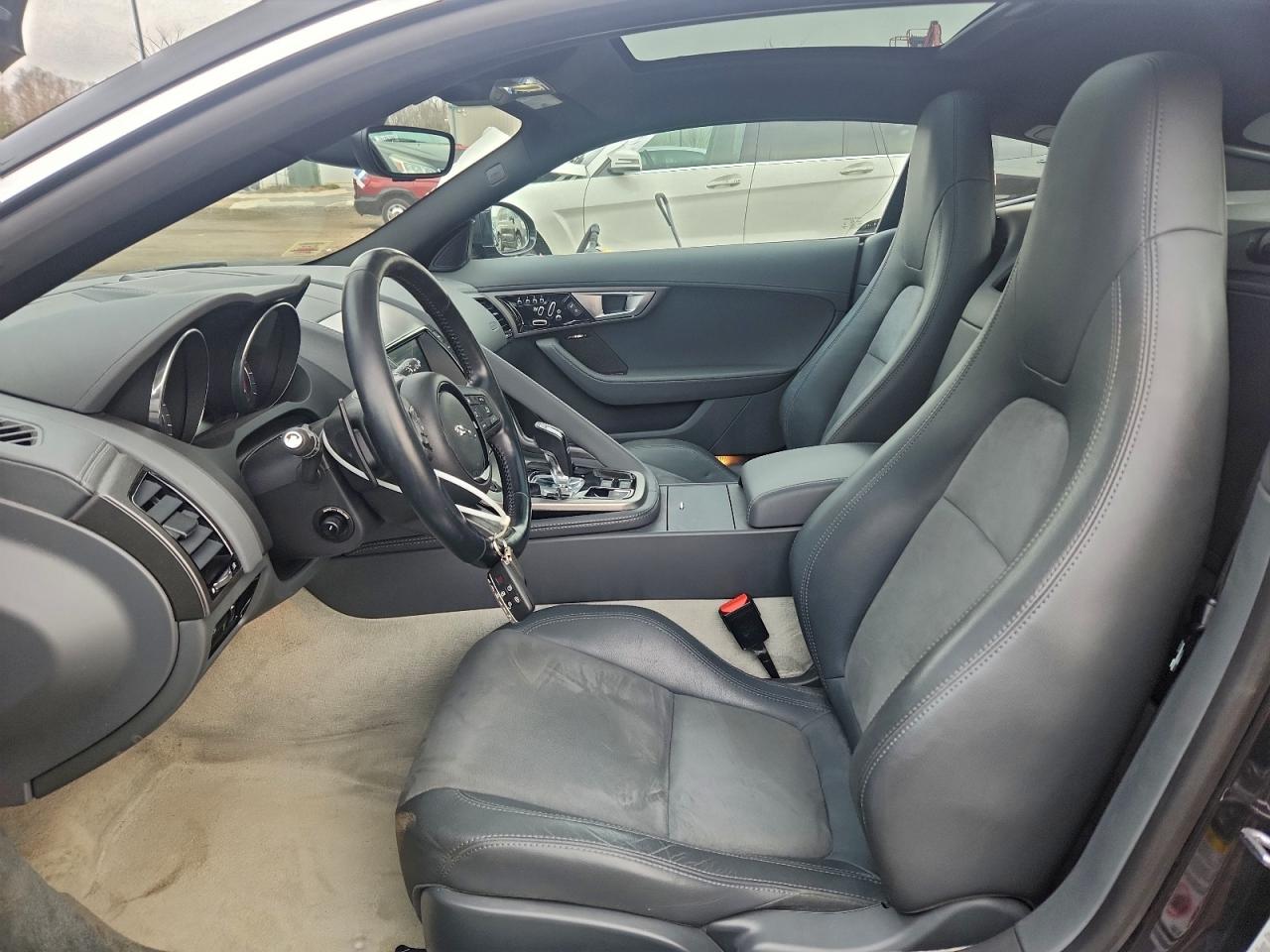 Jaguar F-TYPE Image 12