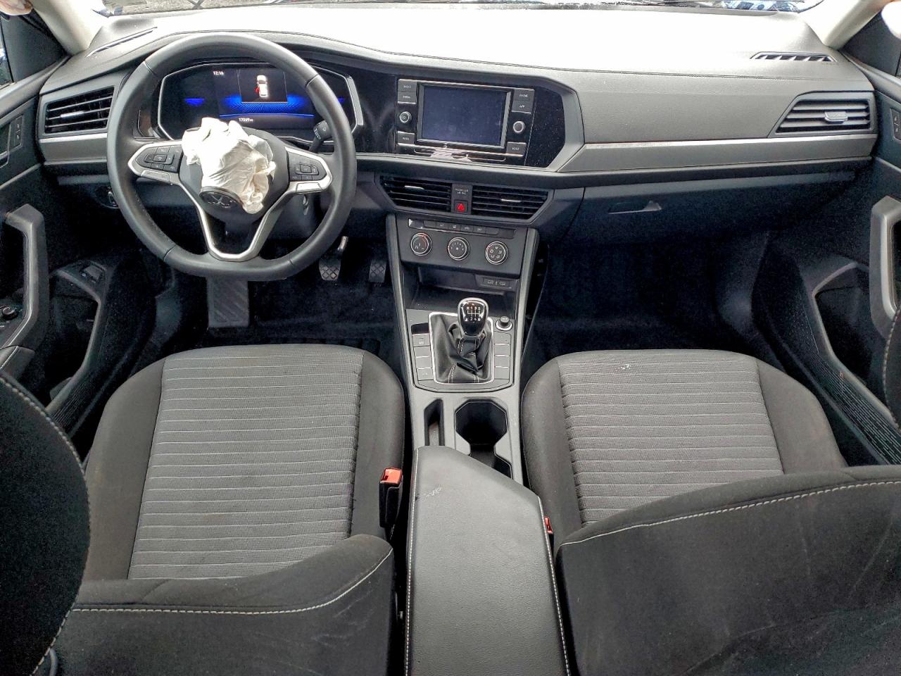 Volkswagen Jetta S Image 8