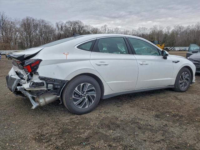Hyundai SONATA Hybrid Image 8