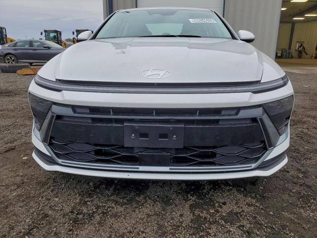 Hyundai SONATA Hybrid Image 3