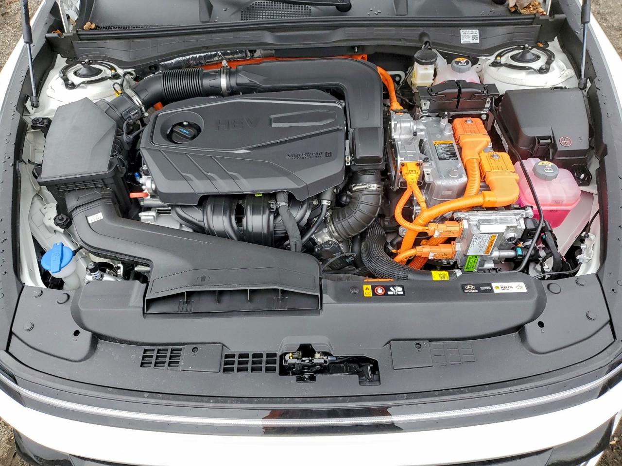 Hyundai SONATA Hybrid Image 9