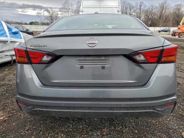 Nissan Altima Sv Image 4