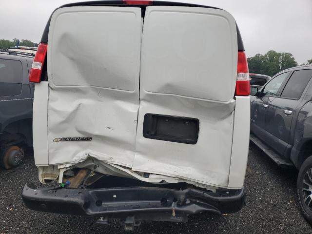 Chevrolet Express Image 8