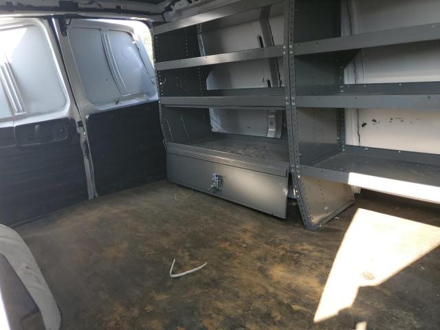 Chevrolet Express Image 9