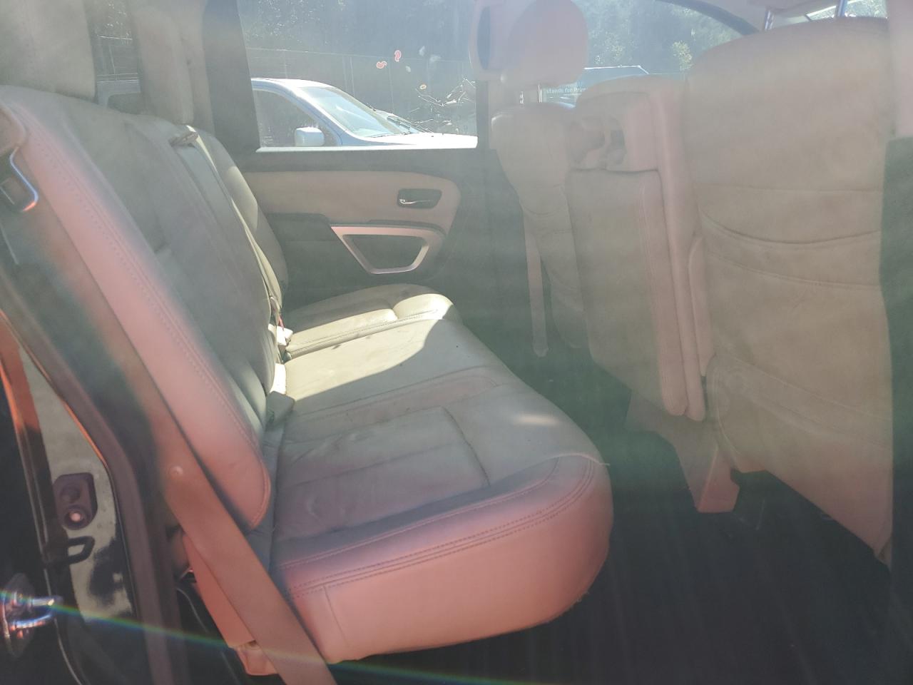 Nissan Titan S Image 10