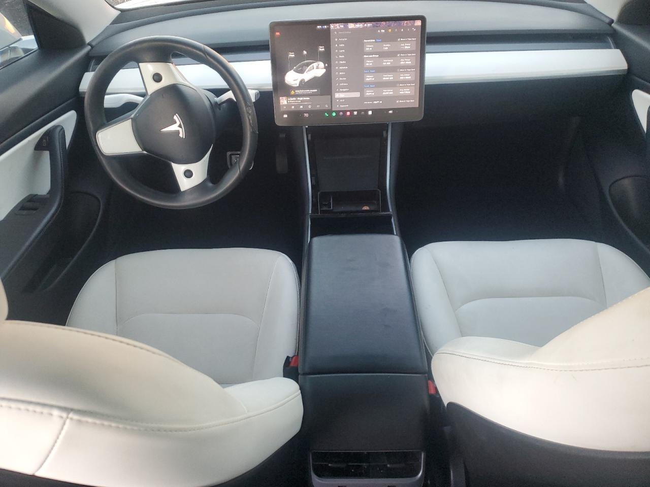 Tesla Model 3 Image 8