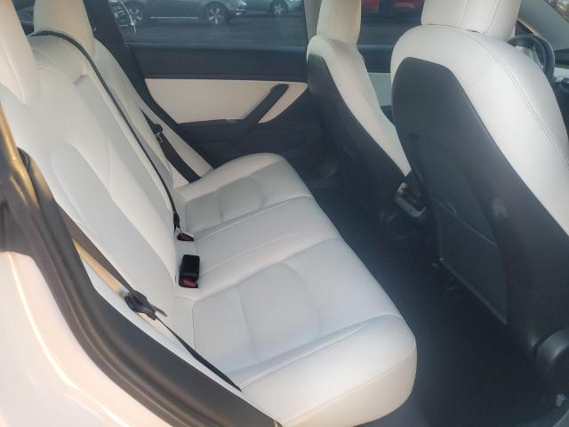 Tesla Model 3 Image 11