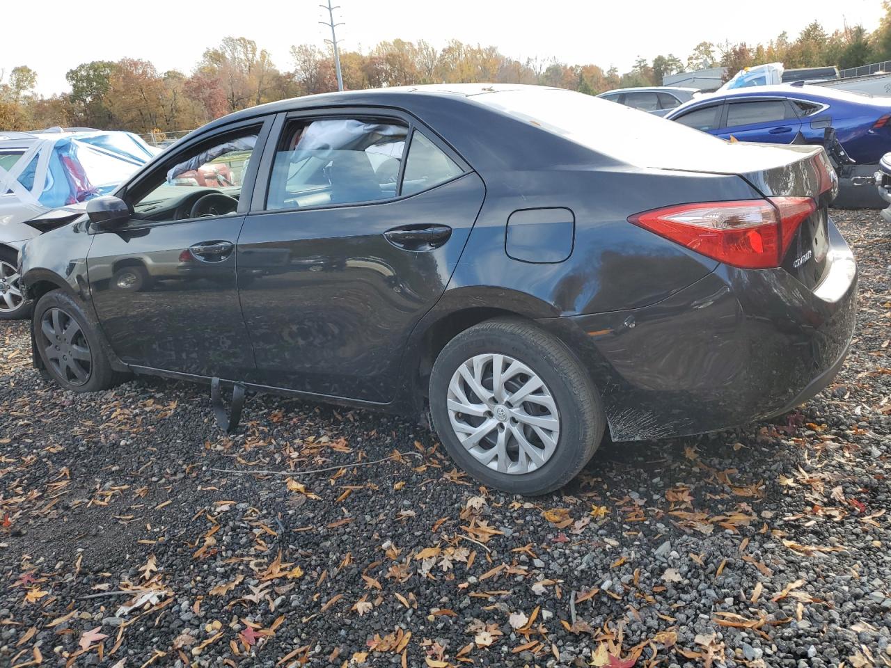 Toyota Corolla L Image 2