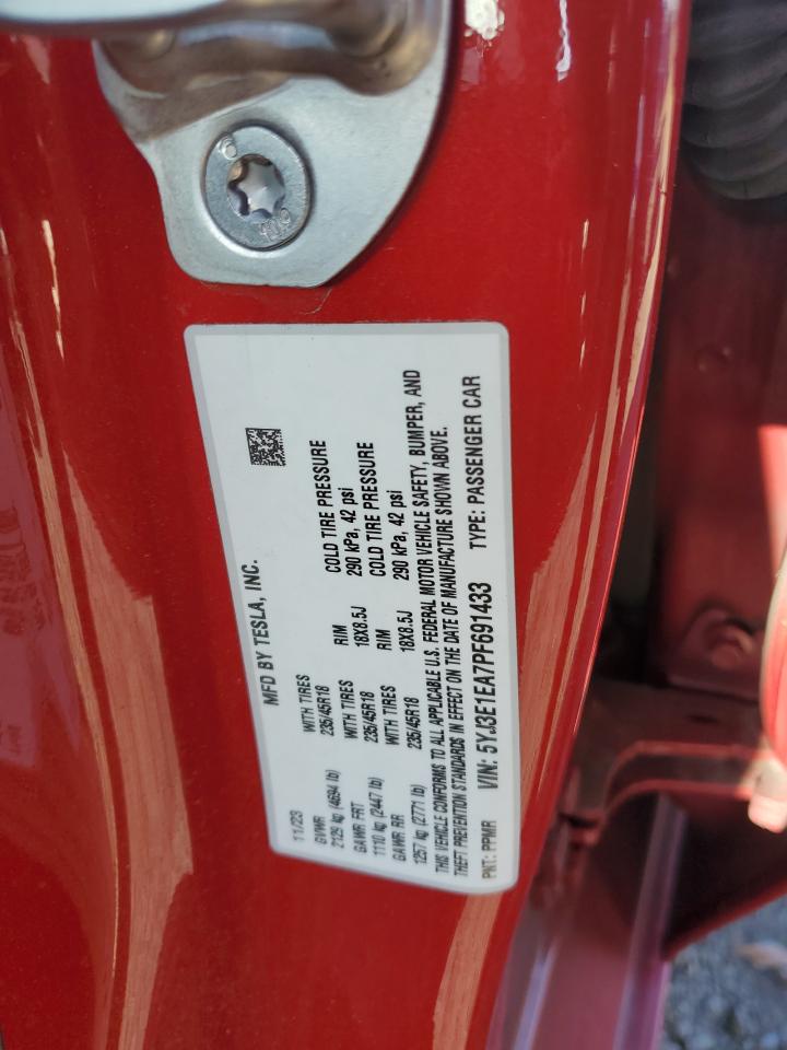 Tesla Model 3 Image 12