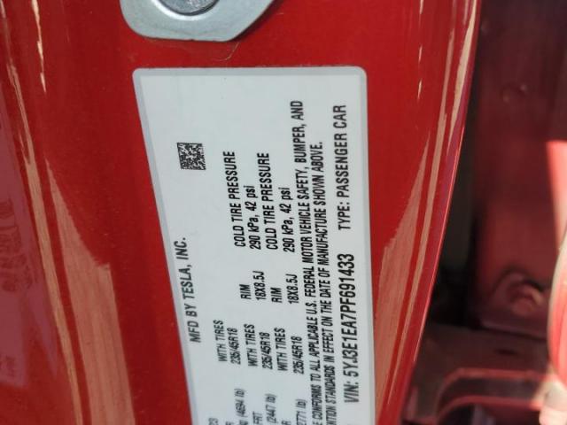 Tesla Model 3 Image 12