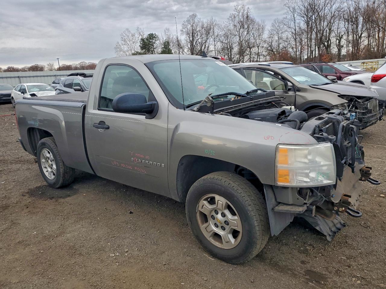 Chevrolet Silverado C1500 Image 6