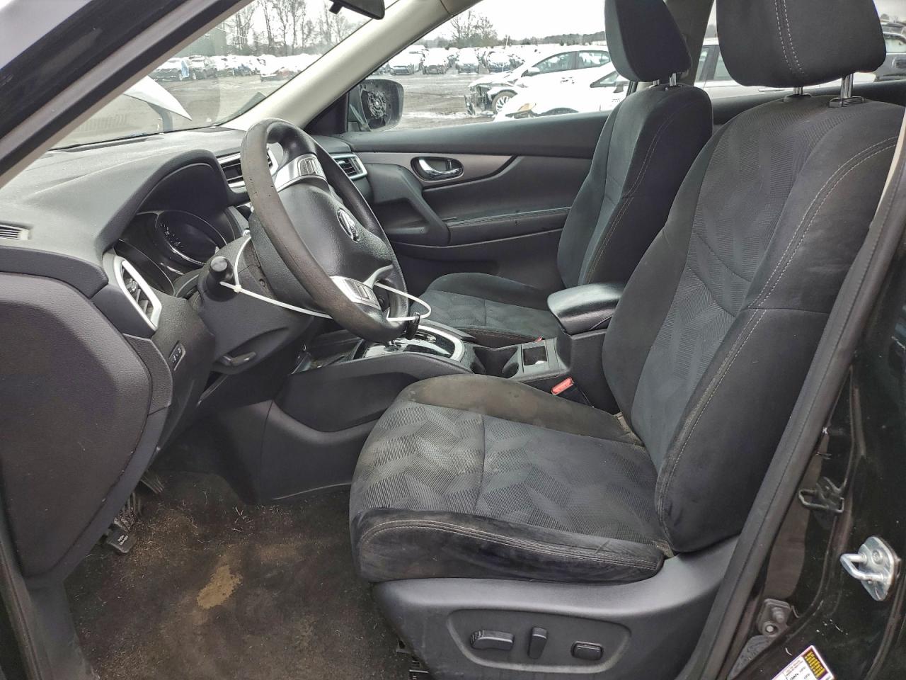 Nissan Rogue S Image 2