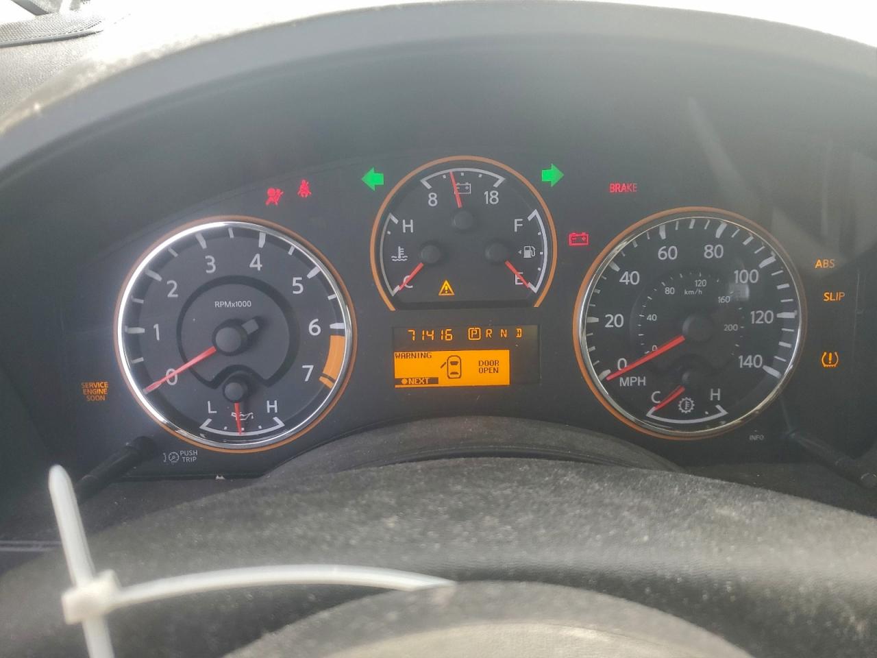 Nissan Titan Xe Image 10