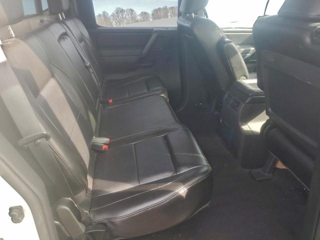 Nissan Titan Xe Image 7