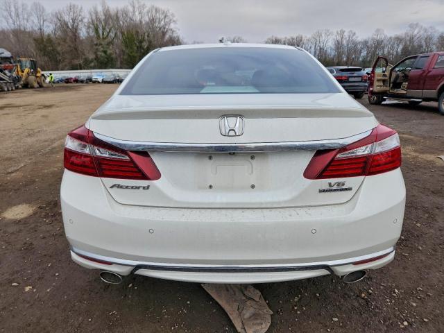 Honda Accord Touring Image 6