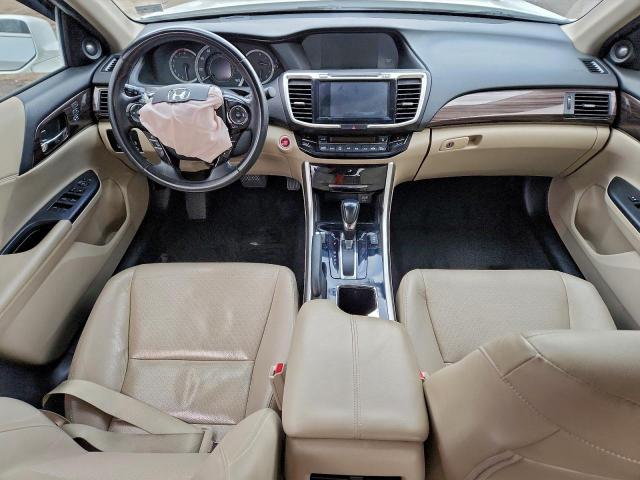 Honda Accord Touring Image 8