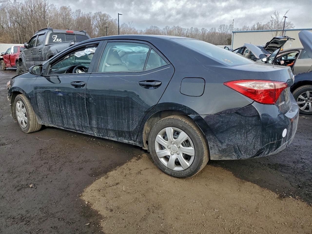 Toyota Corolla L Image 3