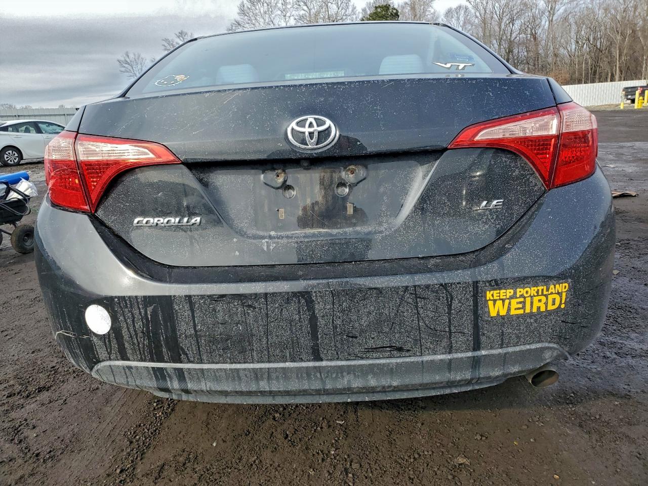 Toyota Corolla L Image 12