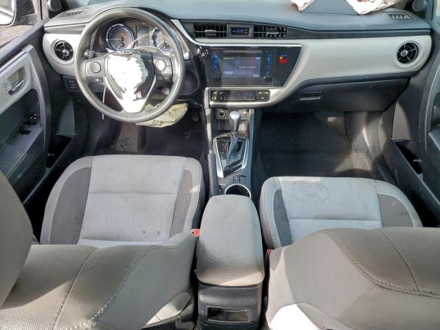 Toyota Corolla L Image 8