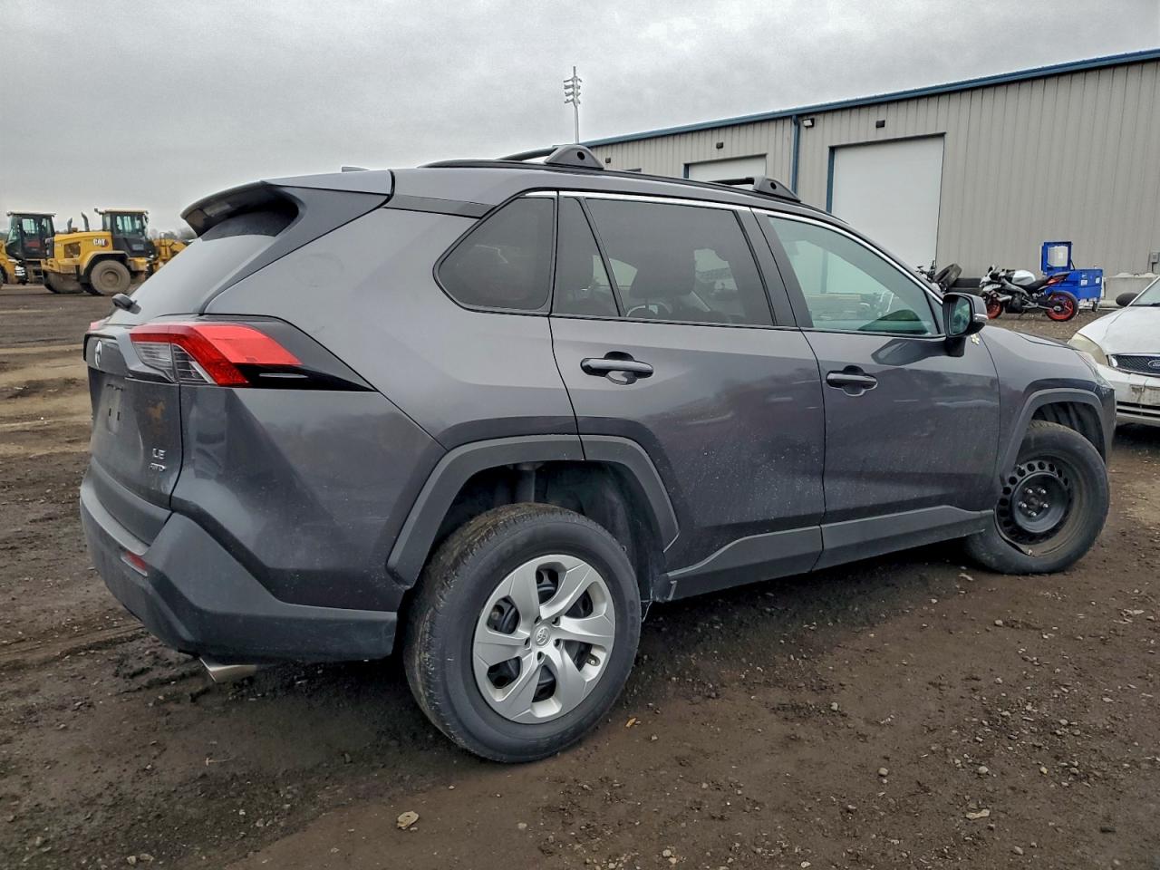 Toyota RAV4 Le Image 3