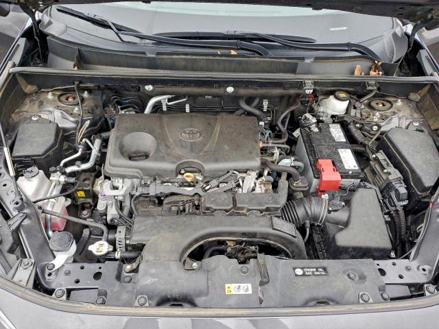 Toyota RAV4 Le Image 11