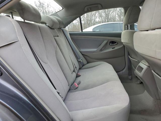 Toyota Camry Base Image 8