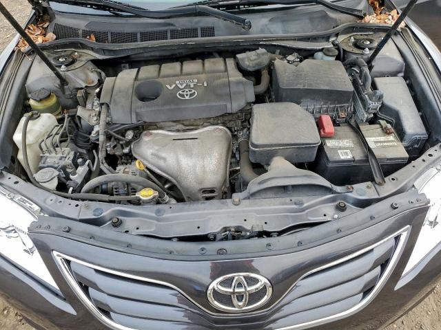 Toyota Camry Base Image 5