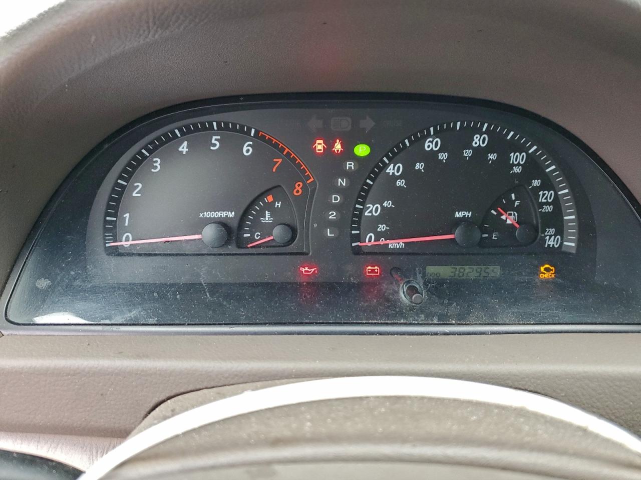 Toyota Camry Le Image 5