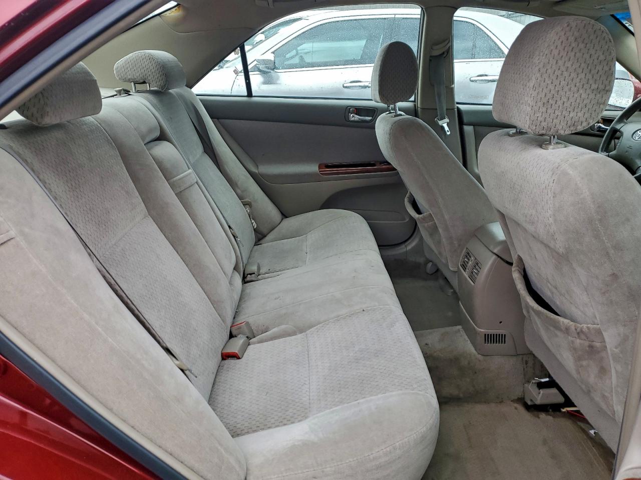 Toyota Camry Le Image 12