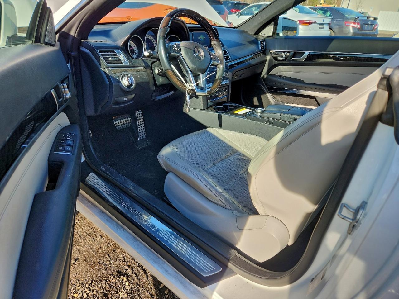 Mercedes-Benz E-Class 400 Image 7