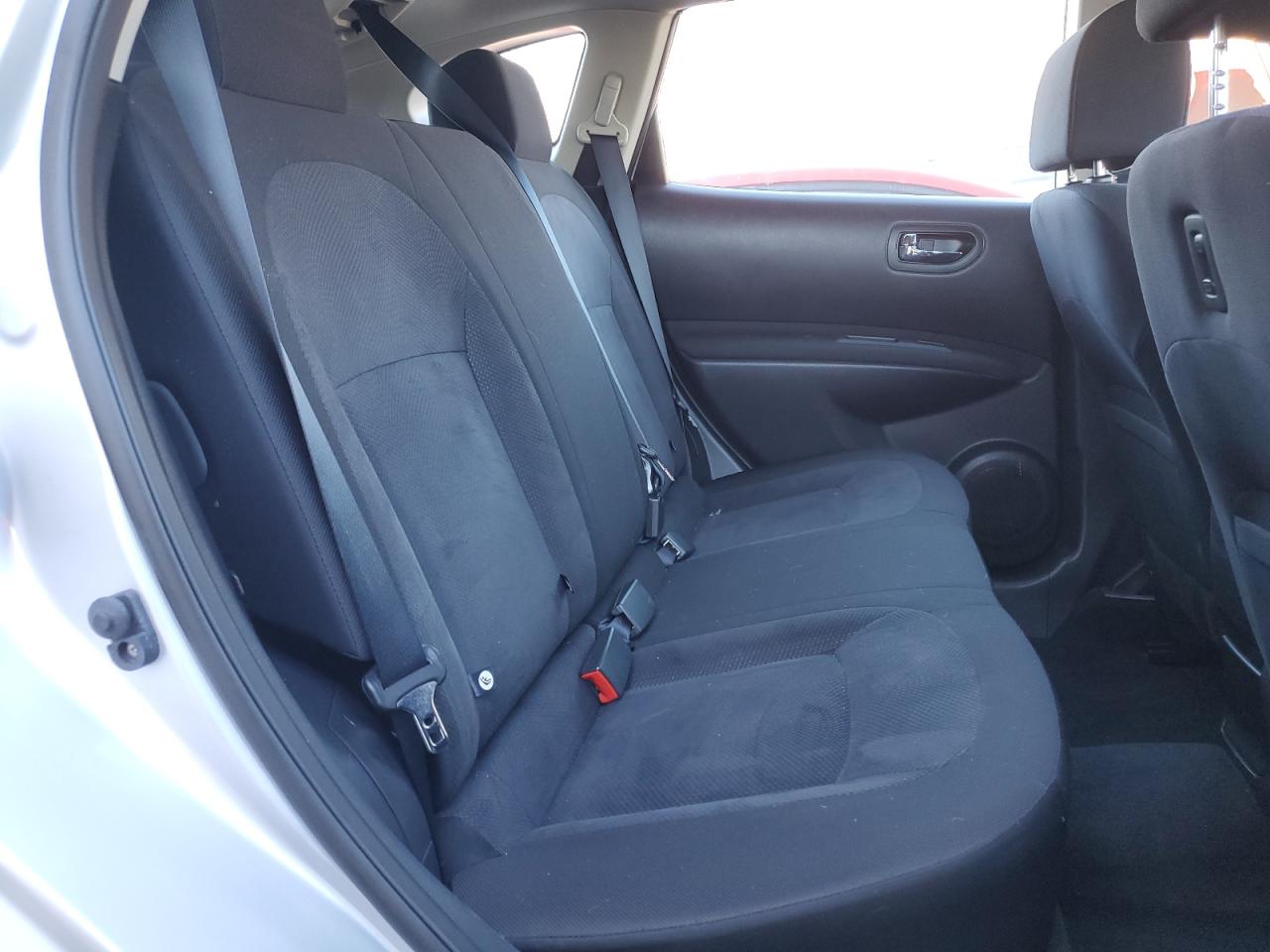 Nissan Rogue S Image 10